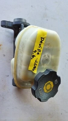 Cadillac Deville 2002/05 4,6 cilindro de freno maestro con depósito OEM. Foto 1 de 4