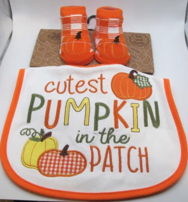 NUEVO 0-6 MESES. JUEGO BABERO Y CALCETINES UNISEX "CALABAZA MÁS LINDA DEL PARCHE" Foto 1 de 3
