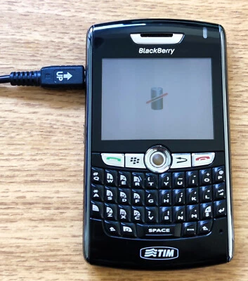 BlackBerry  8800 con batteria da sostituire, nero, dotato di scatola e accessori - Immagine 1 di 4