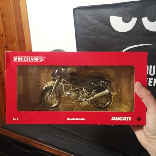 Foto 1 di 6