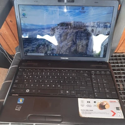 Toshiba  SATELLITE LAPTOP C660D-1D3 15,6" AMD E-450 1,65GHz 4GB RAM Win 10 - Bild 1 von 4