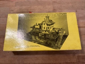 STAZIONE HO G. WILIKERRS MARCA FINE SCSLE MINIATURES  VINTAGE - Foto 1 di 12