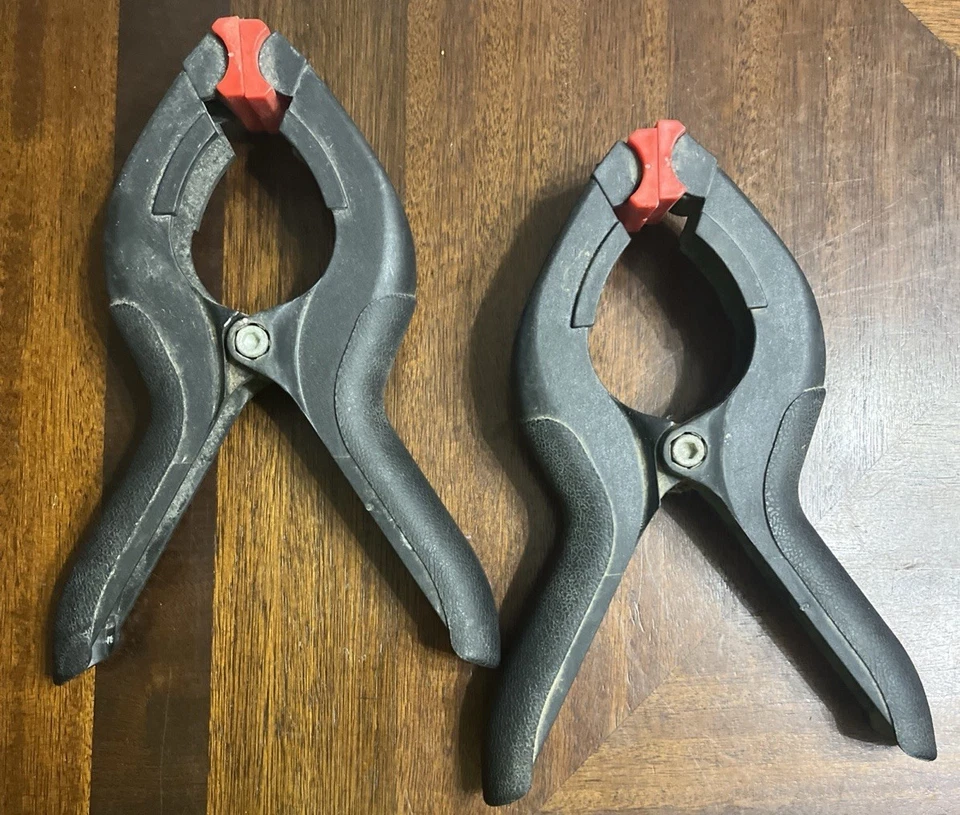 Abrazaderas de resorte de mandíbula rápida Wolfcraft de plástico flexibles antideslizantes negras 2 piezas Foto 1 de 1