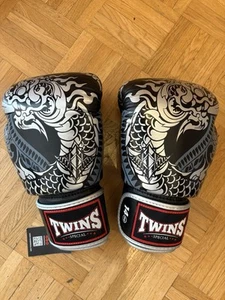 Twins Special-Boxhandschuhe-FBVGL3-52SV/BK14-Neu aus Bangkok - Bild 1 von 2