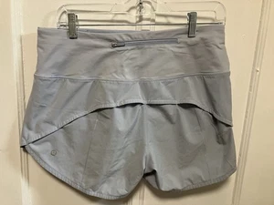 Pantaloncini nuovi con etichette LULULEMON BLEN blu chiaro LTWT Speed Up vita bassa foderati 2,5" 8 - Foto 1 di 4