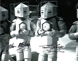 Doctor Who Autograph: TERRY WRIGHT & JOHN ATTERBUR  (Mind Robber) Signed Photo - Picture 1 of 1