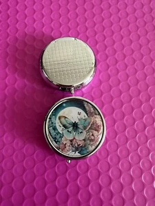 Small Pill Case for Purse & Pocket Cute Medicine Organizer Travel Pillbox - Picture 1 of 3