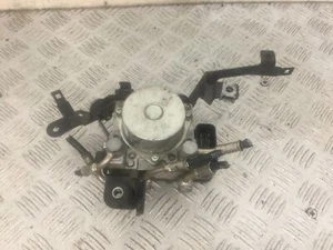 TRIUMPH TROPHY 1215 SE ABS PUMP   2012-2017 (STOCK 870) - Picture 1 of 4