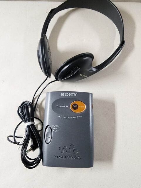Radio personal FM Walkman, Mini radio portátil de sintonización digital con  pantalla LCD de auriculares, Radio de bolsillo para caminar y trotar Namotu  HMKY189
