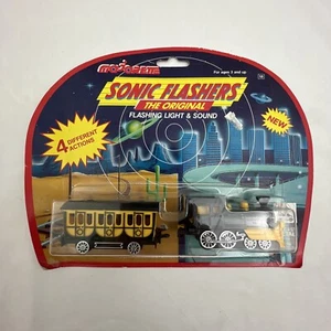 Majorette 1:87 Sonic Flashers Western Train Set - Engine & Passenger Car 2340 - Picture 1 of 12