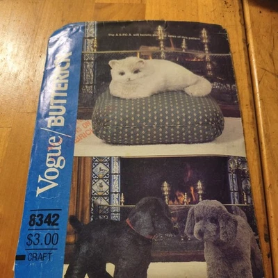 8342 Vintage Vogue Sewing Pattern Craft Stuffed Dogs Cats 15" - 26" Toys Animal - Image 1 of 3