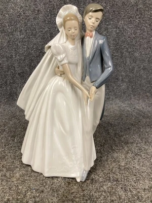Nao by Lladro Wedding "Unforgettable Dance" Bride & Groom Figurine 1247 MINT - Image 1 of 4