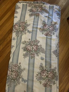 Vtg Floral Flat Sheet Around 102 X 100 - Picture 1 of 2