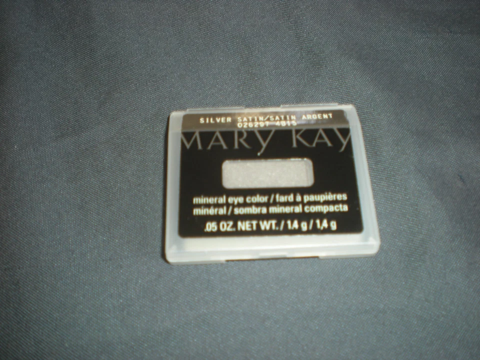Mary Kay SILVER SATIN Mineral Eye Color #026297   4B15- .05 oz. - Image 1 of 1