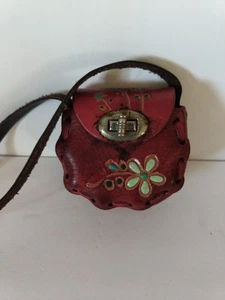 Handbemalte Mexico verzierte rote Leder-Umhängetasche 6 x 4 Klappe vorne Mini - Bild 1 von 6