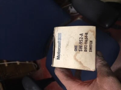 HEADLIGHT SWITCH FITS 1971-1973 FORD PINTO SW-952-A  D1FZ-11654-B *NOS* - Image 1 of 4