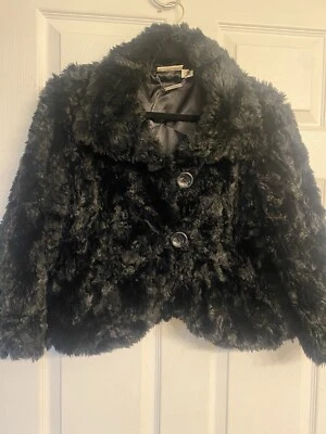 Chaqueta corta corta negra de piel sintética DKNY Foto 1 de 4