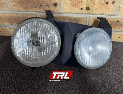 AU XR6/8 Headlight Frames - image 1 of 4