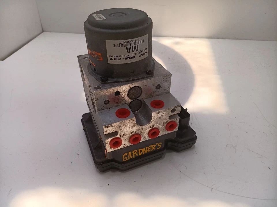 Bomba ABS con crucero adaptativo para Kia Cadenza 2014 2015 2016 Foto 1 de 4