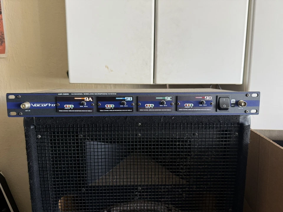 VocoPro UHF-5800-9 PLUS Microphone Wireless System - Image 1 of 4