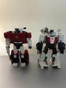 Transformers Kingdom Sideswipe And Earthrise Wheeljack - Picture 1 of 6