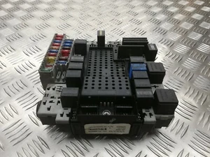 T11 VOLVO CONTROL MODULE FUSE BOX UNIT PN: 08696098 08679899 03W054 - Picture 1 of 5