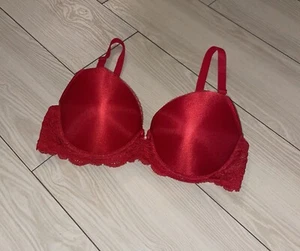 Vintage Wacoal 75891 Embrace Lace Push Up Underwire Bra Padded Petite 32B Red - Picture 1 of 6