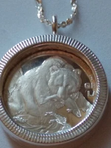 UNIQUE 2008 ALASKAN SILVER PROOF DCAM  QUARTER  SHADOW BOX NECKLACE (coin .900)