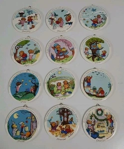 Osos Berenstain adorno de cerámica colgante de pared juego de 12 meses Ebeling Reuss 1983 - Imagen 1 de 6