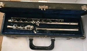 Selmer Bundy Flute Musical Instrument Silver with Hard Carrying Case Band 278708 - Picture 1 of 8