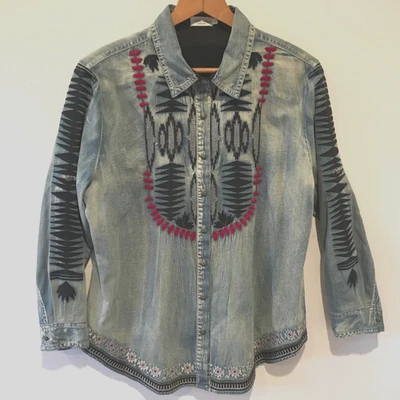 Camisa ocidental Tasha Polizzi XL pedra lavada prata bordada denim, botão turca - Imagem 1 de 4
