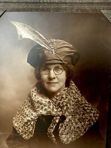 Vintage Cabinet Photograph Clever Woman In Feather Hat & Leopard Print Shawl - Picture 1 of 7