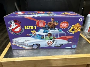 The Real Ghostbusters ECTO 1 Retro w/ Ectomobile Book New - Picture 1 of 9