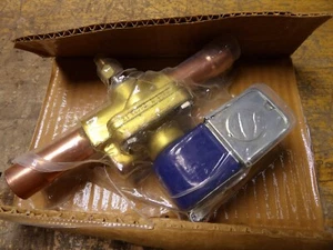 Alco Controls Solenoid Valve 240RA-12T7-M NSN 4810-00-715-4052 - Picture 1 of 6