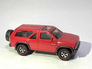 Awesome 😎 Matchbox 🔥 CUSTOM REDLINE 🔥 1985 Nissan Pathfinder BRIGHT RED! - Picture 1 of 7