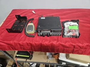 Vertex Standard VX-5500L Low Band Mobile Radio FM Transceiver 250 Channel +Mic - Zdjęcie 1 z 8