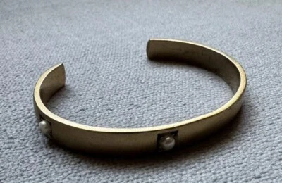 Brazalete Marc by Marc Jacobs imitación perlas punteadas Foto 1 de 3