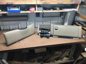 99-02 NBS Escalade Yukon Denali RH Passenger Dash Glove Box Trim Console Bolster - Picture 1 of 19