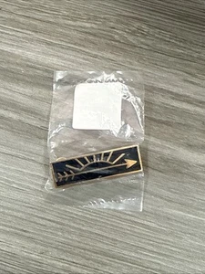 Vintage Boy Scouts Of America BSA Arrow of Light Rank Award Blue Pin Badge - Picture 1 of 2