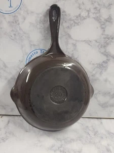 Le Creuset enameled cast iron 9 inch skillet brown #20, Brown In Color - Picture 1 of 16