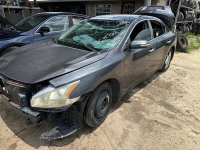 Fuel Filler Door NISSAN MAXIMA 09 10 11 12 13 14 - Imagem 1 de 4