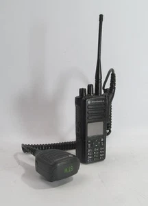 Motorola MotoTRBO XPR7550 UHF Radio cyfrowe AAH56RDN9KA1AN Batt & Mic - Zdjęcie 1 z 7