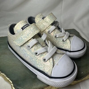 Converse All Star Bajo, Brillo, Infantil Talla 7, Encaje y Gancho y Lazo, 765982C - Imagen 1 de 10