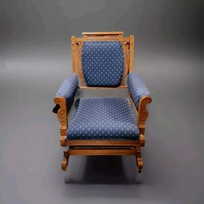 Mecedora victoriana Eastlake antigua tallada de nogal #1921 Foto 1 de 4