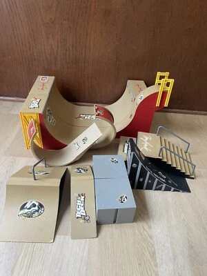 Tech Deck Tony Hawk Skatepark JUEGO DE TORRE DE TRUCOS Y BUCLE Stake board Park Foto 1 de 4