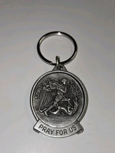 St. Michael Pray For Us Keychain Charm Pendant Fine Pewter - Bild 1 von 6