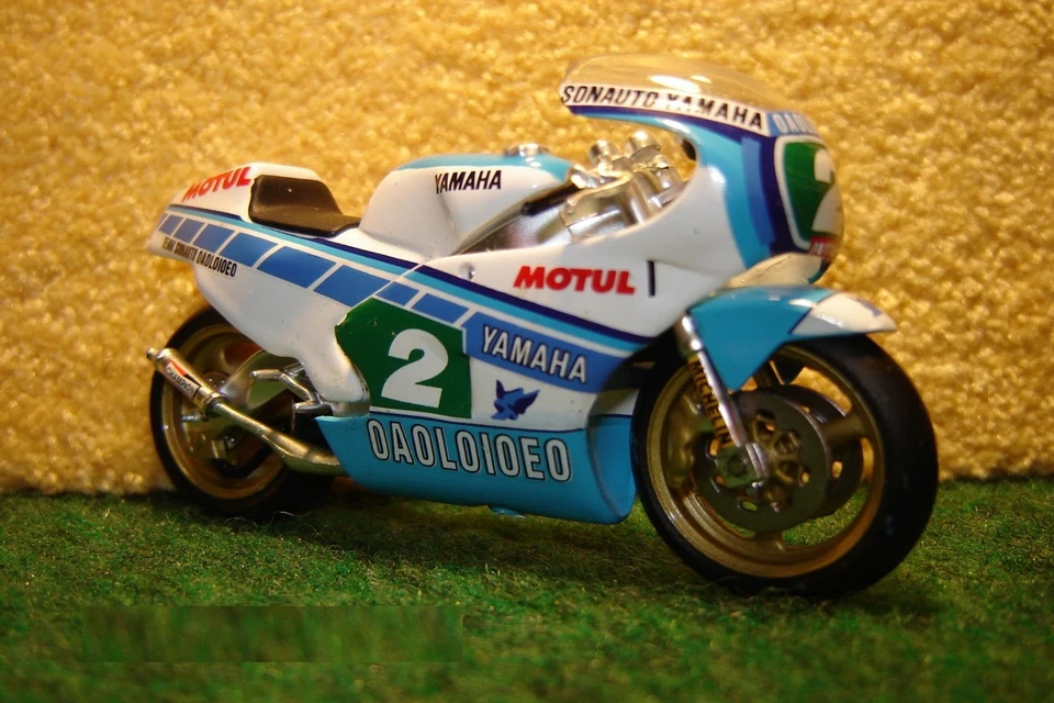 1:24 Yamaha TZ 250 L C.Sarron 2 Motul 1984 IXO 00496 - Bild 1 von 1