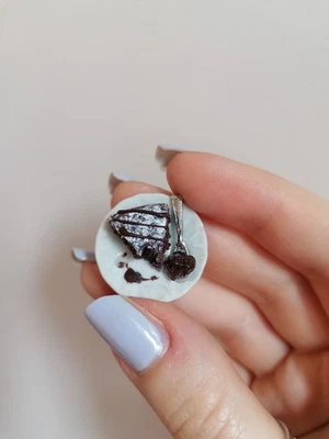 Miniatura dollhouse FETTA TORTA CACAO in scala 1:12  fatto a mano in fimo - Immagine 1 di 4