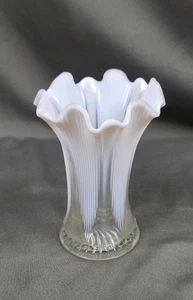 Antique Jefferson Glass "Lined Heart" White Opalescent Swung Vase Flaw - Picture 1 of 16