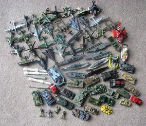 Large Assortment LGTI Galoob Micro Machine Military Tanks Ships Planes etc 73pc - Bild 1 von 17